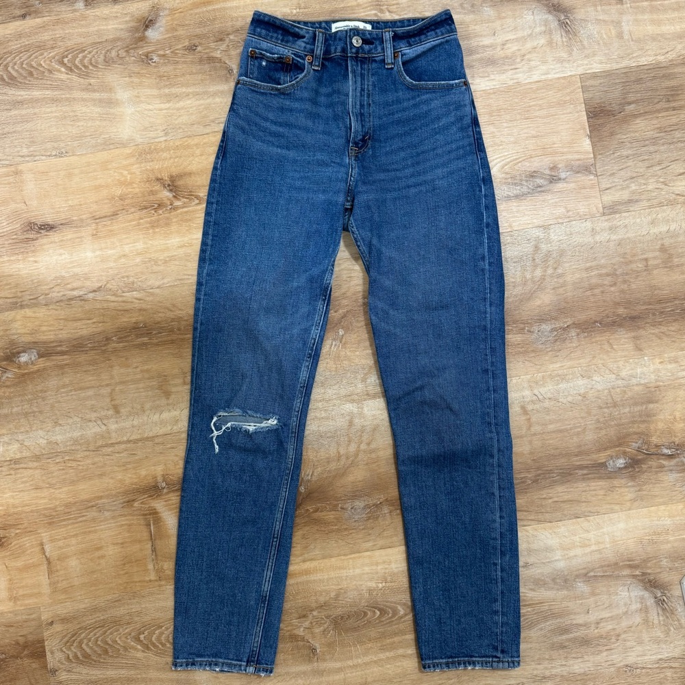 Abercrombie & Fitch Curve Love Mom High Rise Jeans